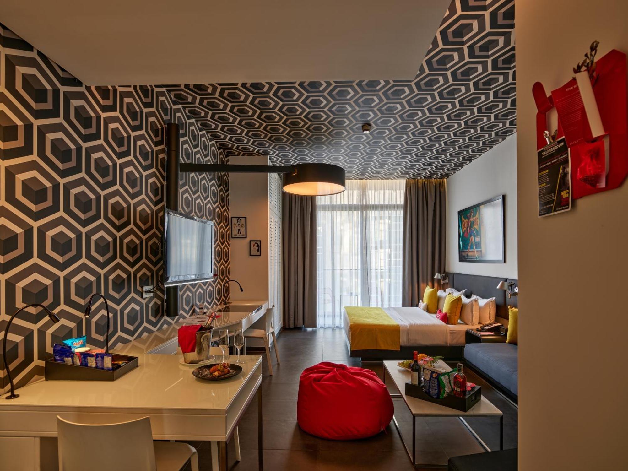 The Smallville Hotel Beirut Exterior photo